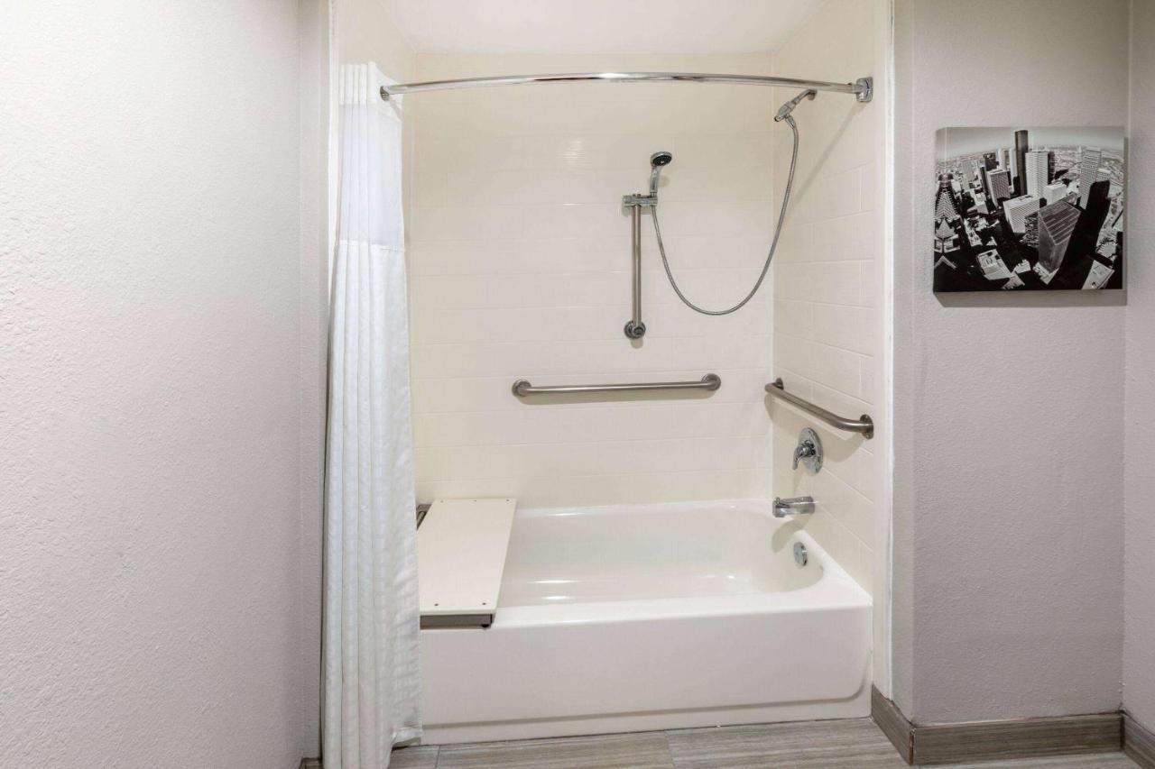 La Quinta By Wyndham Houston Nw Brookhollow Bagian luar foto