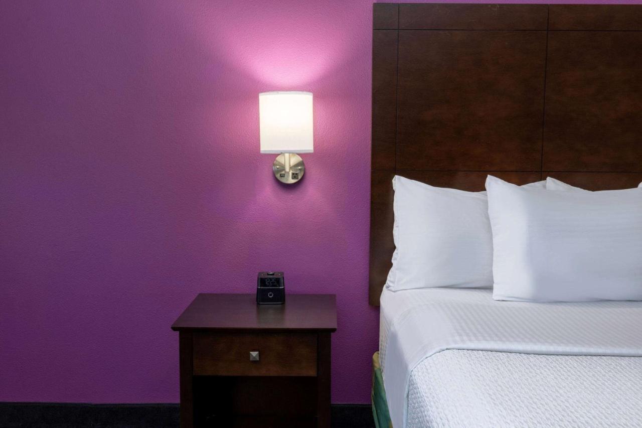 La Quinta By Wyndham Houston Nw Brookhollow Bagian luar foto