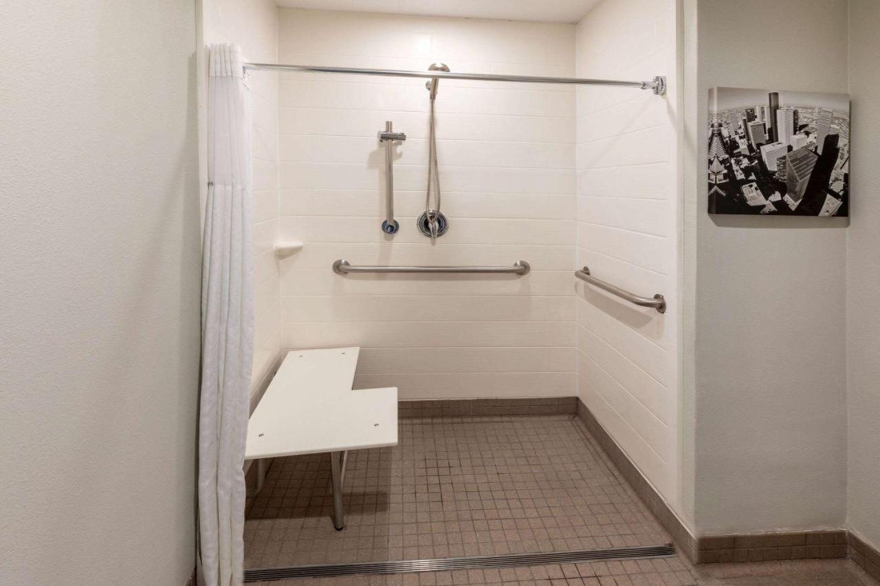 La Quinta By Wyndham Houston Nw Brookhollow Bagian luar foto