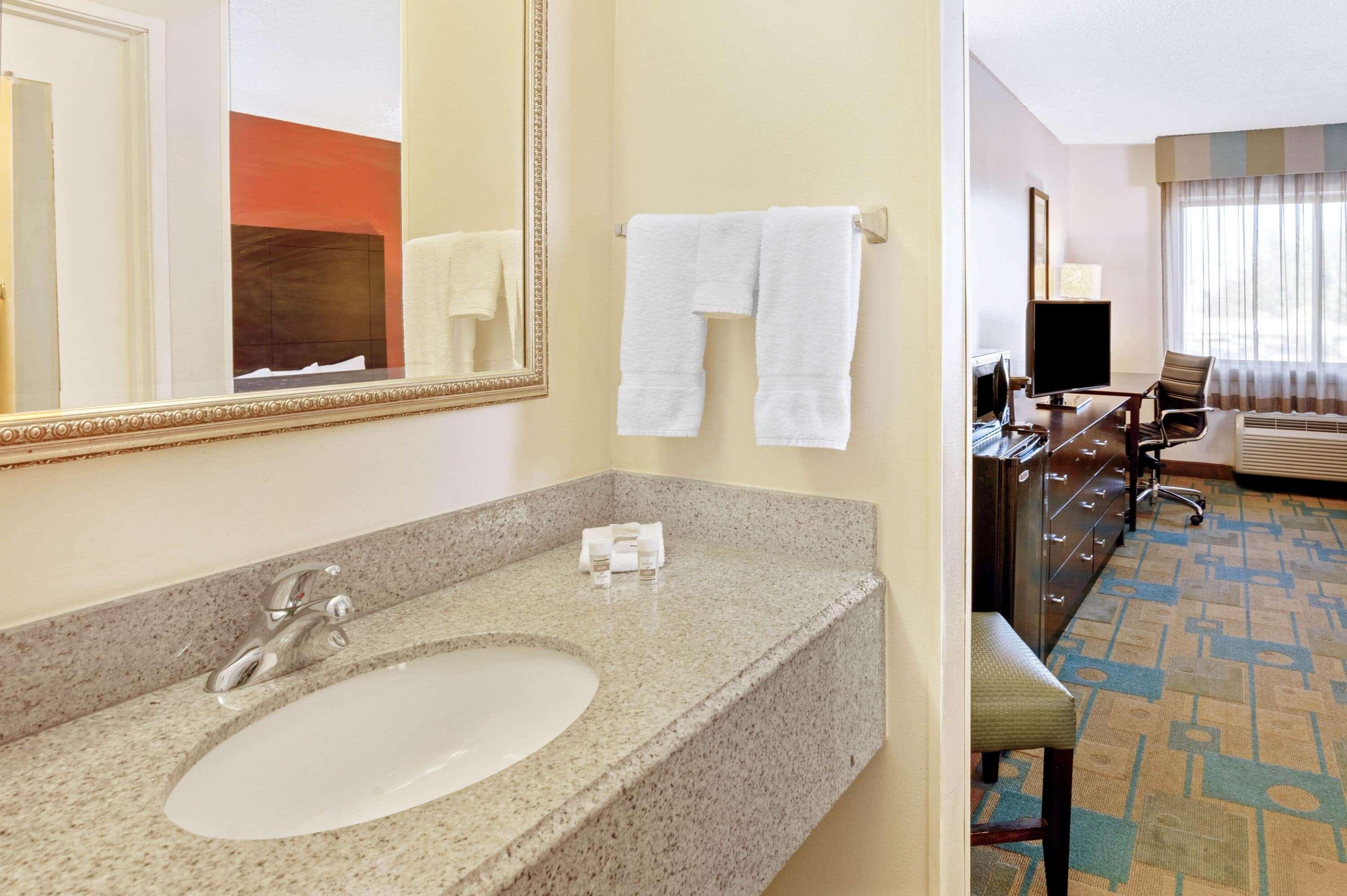 La Quinta By Wyndham Houston Nw Brookhollow Bagian luar foto